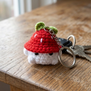 Llavero de hongo de ganchillo hecho a mano, amigurumi rojo tejido, colgante para bolso y mochila, arte puro, accesorio artesanal para llavero - Product Image 5