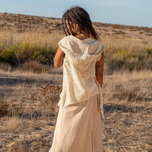 Gilet asymétrique à capuche pour femme, style féerique terreux, léger, pour superposition, idéal festivals - Product Image 2