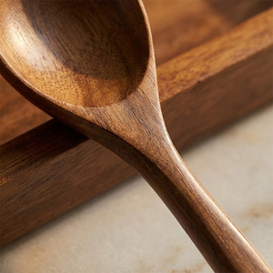 ส้อมช้อนสลัด Woodensure ขนาด 10.2 นิ้ว ด้ามยาว ทำจากไม้กระถินเทศ ขัดเงาแบบกระจก ดีไซน์คลาสสิก เป็นมิตรกับสิ่งแวดล้อม เหมาะสำหรับงานปาร์ตี้ ช้อนหนา 3 มม. - Product Image 3