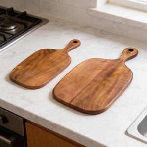 Planche à découper ronde en bois 100% naturel, épaisseur 1,5 cm, compatible lave-vaisselle, écologique, accessoire de cuisine, respectueuse des couteaux - Product Image 4