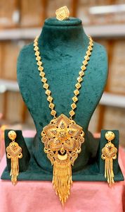 MOLL JEWELLERS - Conjunto de Collar y Pendientes de Lujo para Novia, con Zirconia Cúbica, Chapado en Oro de 24k, Diseño Floral, para Mujer - Product Image 3