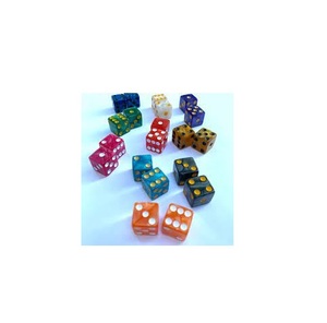 Dés de jeu en résine D6 colorés sur mesure, perles à trou, mélange de couleurs, transparents, faits à la main, peints à la main, motif alphabet, style vintage - Product Image 3