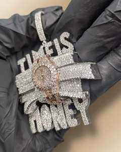 จี้ห้อยคอแบบฮิปฮอปหรูหรา ชุบทอง ประดับเพชรแบบ Iced Out ตัวอักษรตามสั่ง เงินแท้ 925 ประดับเพชร VVS มอยส์ซาไนต์ สำหรับผู้ชาย - Product Image 2