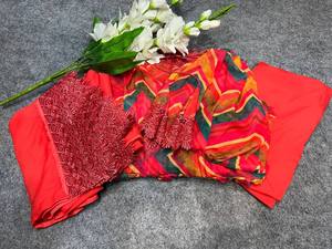 ชุดเดรสสีแดงสวยงามสำหรับงานปาร์ตี้ ทำจากผ้าชีฟองพิมพ์ลาย ทรงพอดีตัว ผลิตจากผ้าและเส้นด้ายคุณภาพสูง - Product Image 5