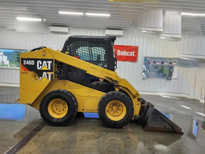 Cargadora Compacta de Orugas 246D 2015 con Cabina Cerrada, Máquina de Construcción de Alto Rendimiento - Product Image 4