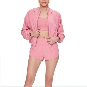 Ropa al por Mayor para Mujer, Conjunto Corto, Chaqueta Cortavientos, 2 Piezas, Tallas Grandes, Conjunto de Chaqueta Cortavientos y Pantalones Cortos - Product Image 1