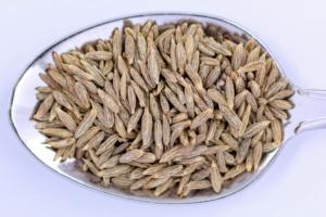 ยี่หร่าธรรมชาติแบบเมล็ดและแบบผง เมล็ดยี่หร่าสีน้ำตาลแบบเมล็ดและแบบผงละเอียด เครื่องเทศสำหรับอุตสาหกรรมอาหาร คุณภาพดีที่สุด เมล็ดยี่หร่าธรรมชาติ - Product Image 5