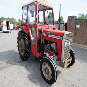 Tracteur Massey Ferguson 240s, modèle à roues automatiques, 70 CV, moteur à transmission par engrenages à couple élevé pour travaux agricoles intensifs - Product Image 4