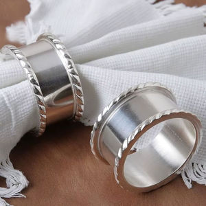 Anillo de servilleta de metal hecho a mano, soporte decorativo para servilletas de mesa para bodas, fiestas, mesas de comedor y decoración de restaurantes. - Product Image 1