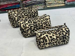 Ensemble de 3 trousses de toilette en velours matelassé imprimé, pochettes cosmétiques indiennes - Product Image 3