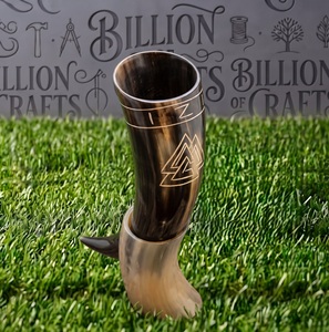 Taza de Cuerno Natural Hecha a Mano con Borde Dorado, Taza Vikinga para Beber con Soporte de Cuerno - Product Image 4