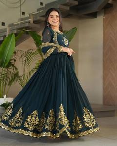 ชุดเดรสปักลาย Anarkali Kurta พร้อมผ้าคลุมไหล่ แห้งเร็ว ไม่ยับง่าย เหมาะสำหรับงานแต่งงาน งาน Diwali งานรับปริญญา และงานปาร์ตี้สำหรับผู้หญิง - Product Image 2