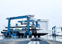 Grue mobile de levage de bateaux 90 tonnes 60 tonnes avec moteur et propulseur à vendre
