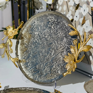 Personnalisé Style Arabe Luxe Feuille Conception Forme Ronde Argent Plaqué À La Main Creative Fruits Dessert Plateau Maison & Hôtel Utilisé - Product Image 1