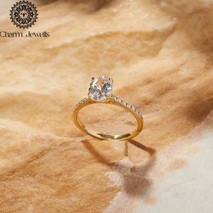 Bague de fiançailles Charm_Jewells pour femme en argent plaqué or 18 carats avec moissanite taille coussin, sertissage à griffes, style classique, certifiée IGI, 3g - Product Image 1