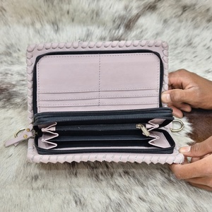 Nouveauté 2026 : Sacs à bandoulière en cuir véritable Venus pour femmes, décorés de lettres florales et d'ornements faits à la main - Product Image 5