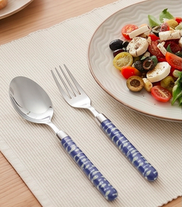 Ensemble de couverts modernes en acier inoxydable, 4 pièces, avec manches à motifs bleus, compatibles lave-vaisselle, pour table à manger - Product Image 5