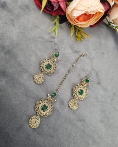 Ensemble de collier avec pierres précieuses rondes et en forme de poire, avec boucles d'oreilles et mangtika, bijoux de créateur, vêtements ethniques traditionnels, vente en gros - Product Image 3