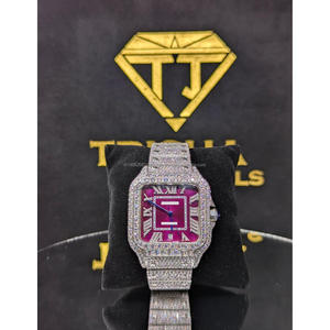 นาฬิกาข้อมือทรงเหลี่ยมหน้าปัดสีม่วงสุดพิเศษ ประดับเพชร VVS ที่ได้รับการเพาะเลี้ยงในห้องปฏิบัติการ สำหรับผู้ชาย โดย Trisha Jewels - Product Image 1