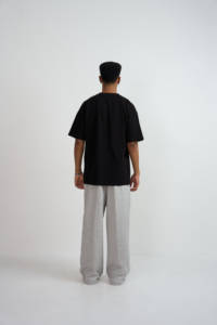 Camiseta Oversize Premium de Algodón 100% Tejido, Ultra Pesada 300 GSM, Estilo Streetwear con Hombro Caído, Transpirable y Lisa - Product Image 4