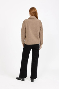 Veste Sherpa personnalisée pour femme, idéale pour l'hiver, en tissu respirant de qualité supérieure, fabrication OEM/ODM, vêtements d'extérieur en polaire sur mesure pour femme. - Product Image 5