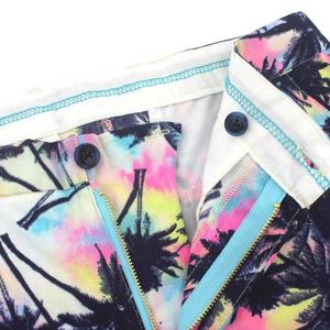 Shorts de sport pour hommes personnalisés en gros, style streetwear, imprimés par sublimation, vêtements de sport pour la salle de sport, vêtements de plage, service OEM - Product Image 3