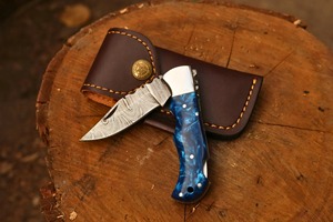 Cuchillo Plegable Multifuncional Personalizado OEM/ODM DIY de Acero de Damasco con Hoja de 0.45mm de Grosor y Mango de Resina Hecho a Mano para Exteriores EDC - Product Image 3