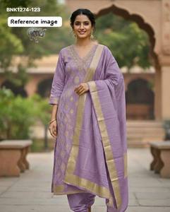 Colección de Kurti-Pantalón y Dupatta de Seda Banarasi de Primera Calidad, con Diseño Tejido y Adorno en el Escote, Nueva Llegada, Venta al Por Mayor - Product Image 3