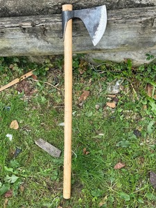 Hacha de supervivencia de acero forjado, diseño nórdico, tomahawk con mango de madera, hacha personalizada con diseño de diosa alada, herramienta de 25 pulgadas. - Product Image 6