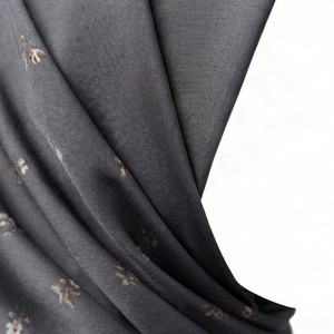 Pañuelos Hijab de Seda Chifón Transpirable con Estampado Digital de Lazos Florales de Marca Personalizada, de Alta Calidad, Suaves y Étnicos para Mujeres Musulmanas - Product Image 4