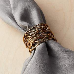 Anillo para Servilletas de Metal Refinado Diseñado para Agregar un Toque de Lujo Sutil a la Decoración de la Mesa con Acabado Pulido - Product Image 1