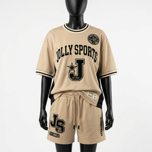 Conjunto de Camiseta y Pantalones Cortos de Fútbol para Mujer, 180 GSM, Transpirable, Poliéster, Paneles Laterales Beige y Negro, Bordado, Impresión, Logotipo Personalizado - Product Image 1