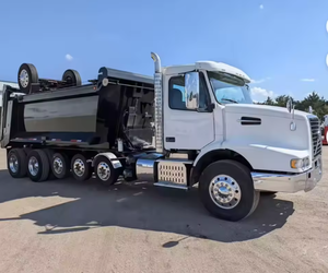 Camión Volquete Usado Volvo VHD104B200 de Seis Ejes - Motor D13 450HP, 12 Velocidades, ¡Listo para Enviar a Todo el Mundo con GARANTÍA! - ¡Las Mejores Ofertas del 2016! - Product Image 1