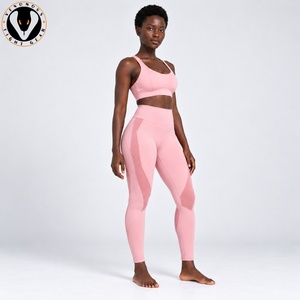 Ensemble de yoga classique pour femmes, design léger, tissu doux, idéal pour le yoga, le pilates, la gym, les entraînements et les vêtements de sport. - Product Image 3