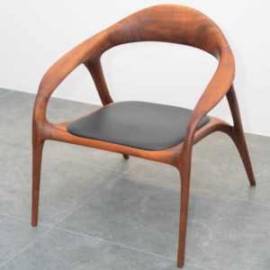 Contemporary Nordic Lounge Chair <b>Crafted</b> from Walnut Wood with Open Grain Finish and Curved Armrests for Modern Home PISANO - Product Image 6