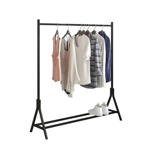 Perchero moderno con ganchos cromados y acabado brillante para almacenamiento en la entrada, diseño de un solo nivel. - Product Image 2