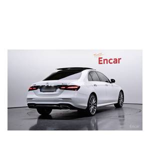 Mercedes-Benz E350 4MATIC AMG Line Classe E 2023 avec volant à gauche, boîte de vitesses automatique, sièges en cuir, caméra arrière - Product Image 2