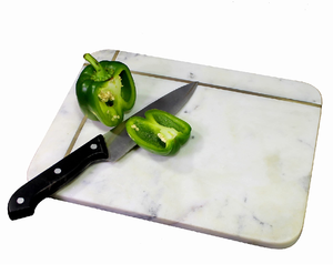 Planche à découper en marbre rectangulaire avec poignée en laiton, idéale pour couper les fruits - Product Image 2