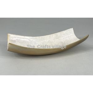 Tazón de Chocolate Metálico Hecho a Mano, Minimalista, con Acabado en Crema y Dorado Pulido, Plato Decorativo para Servir, Elegante Tazón para Aperitivos - Product Image 1