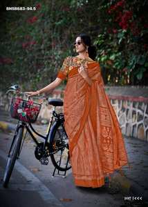 ผู้ผลิตผ้าส่าหรีพิมพ์ลายคุณภาพเยี่ยม สวยงาม โดดเด่น พร้อมเสื้อปักลายดอกไม้สีสันสดใส จากอินเดีย - Product Image 5