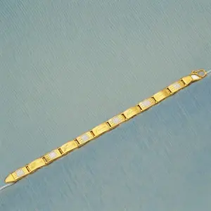 Pulsera tradicional de regalo para hombre, para bodas y ocasiones festivas, pulsera dorada para hombre con diseño de dos tonos y acabado premium. - Product Image 3