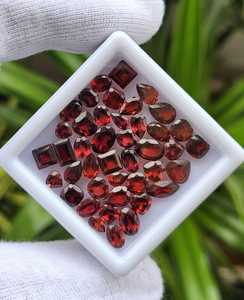 พลอยโกเมนธรรมชาติทรงเหลี่ยม สีแดงเข้ม สำหรับทำเครื่องประดับ แหวน ต่างหู จี้ ขายส่งจากอินเดีย - Product Image 3