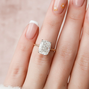 Bague de fiançailles en diamant taille coussin, or massif 18 carats, sertissage à griffes, bijoux fins classiques pour femme - Product Image 6