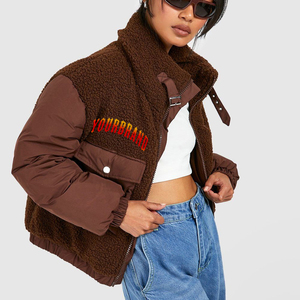 Chaqueta Bomber Marrón para Mujer con Forro de Piel Sintética, Chaqueta de Invierno Acolchada de Poliéster, Cuello Alto, Manga Larga, Logotipo Bordado en la Parte Delantera - Product Image 6