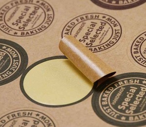 Rollo de Etiquetas Redondas de Papel Kraft Impresas Personalizadas para Panadería - Hecho en Fábrica en Vietnam - Product Image 3