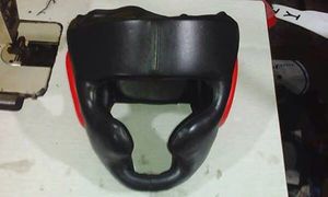 Protège-mâchoire intégral réglable en cuir PU rouge avec fermeture à boucle pour le kickboxing - Équipement de protection sportive - Product Image 4