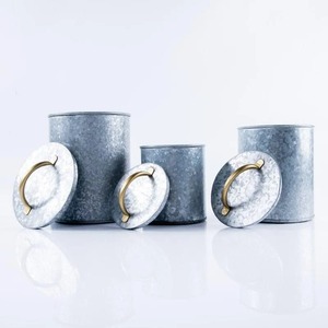 Contenants de stockage alimentaire en métal cylindriques avec couvercles, hermétiques, pour la conservation de la fraîcheur, design industriel, pour utilisation en garde-manger - Product Image 3
