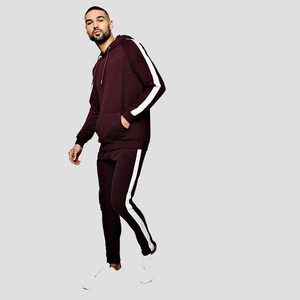 Ensemble de survêtement pour homme, couleur bordeaux, à capuche, manches longues, en polyester uni, coupe classique, pour l'automne - Product Image 2