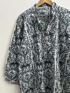 Vestido Kurti de Algodón con Estampado Floral Indigo Estilo Boho: Túnica con Estampado a Mano - Product Image 3