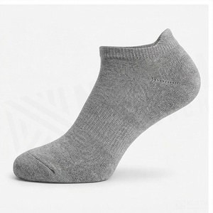 Chaussettes courtes grises unies en tricot respirant pour usage quotidien décontracté pour adultes - Product Image 3